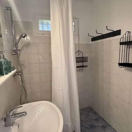 Rénové Avec Parking - 6 Pers. Appartement